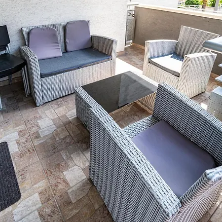 Elite Center Apartment *